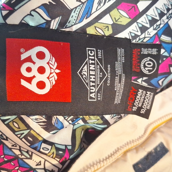 Cream w/ denim detail, Women's x-sm 686 Snow Sports Jacket 15k mm Waterproof - Picture 4 of 16